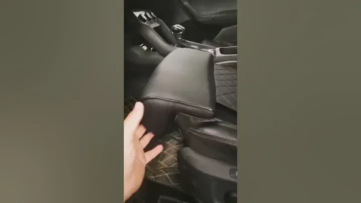 болят ноги в дальней поездки. Подушка на сидение.