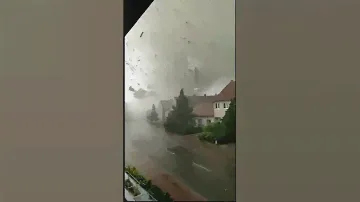 Смерч накрыл очевидца