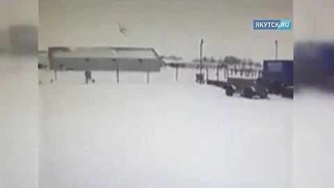 Момент падения самолета Ан-2 в аэропорту Нарьян-Мара попал на видео
