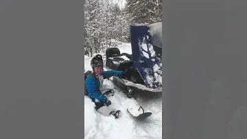 Снегоход тайга с двигателем буран, ремонт рулевого за час в лесу))))))