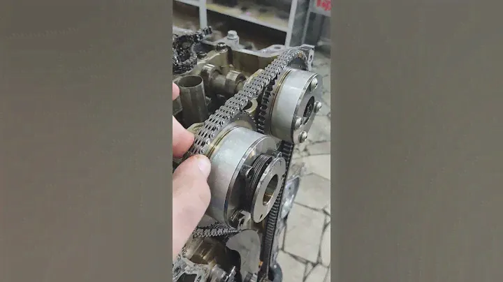 Как меняют цепи...